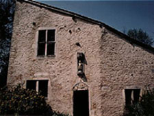picture of the outside of Joan's 
childhood home