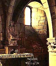 picture of the crypt chapel and the 
statue of Our Lady of the Vaults